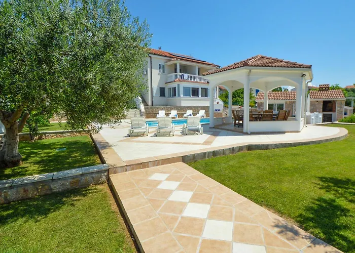 Aquanur-5 By Interhome *